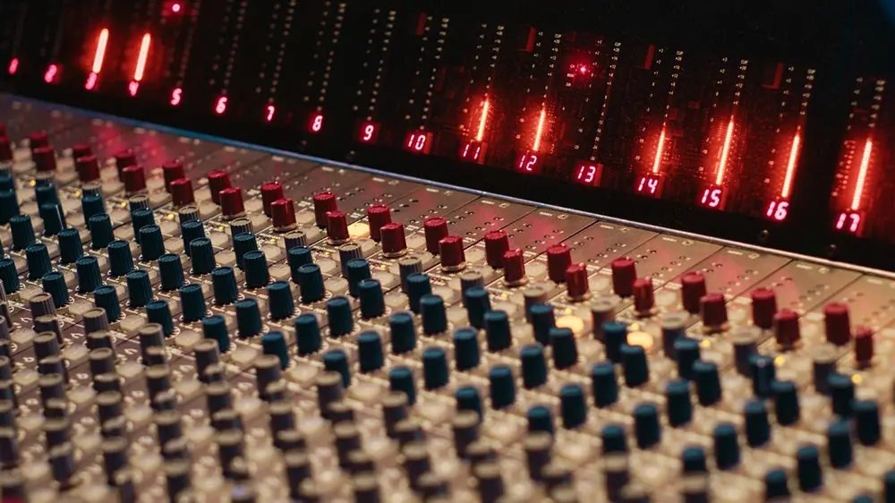 Perché il Gain Staging è il vero segreto di un mix pulito. gain staging fase zero